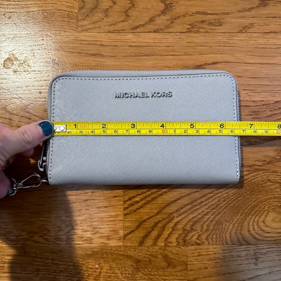 Michael Kors Jet Set Continental Wristlet Wallet - Picture 8 of 9